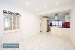 Kitchen- click for photo gallery